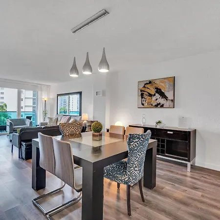 Spacious 1 Bdr 1.5 Bth • Hallandale Beach